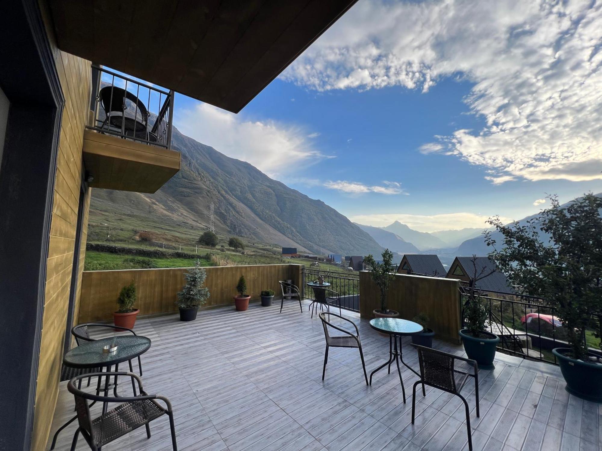 Hotel Up Kazbegi Exterior foto